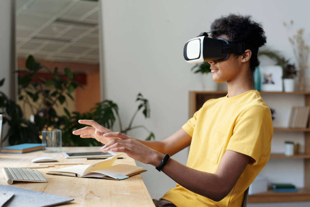 AI-powered virtual reality for immersive brand experiences